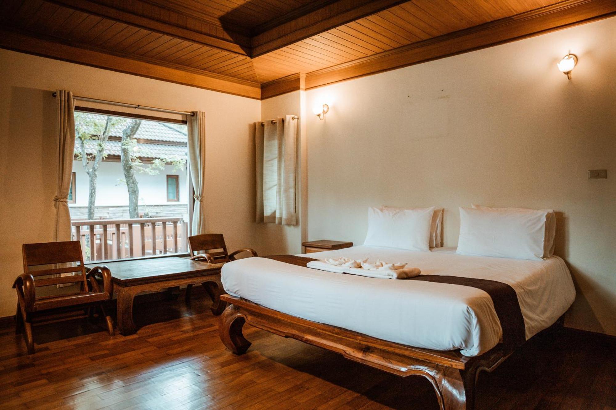 Tak Andaman Resort & Hotel Экстерьер фото