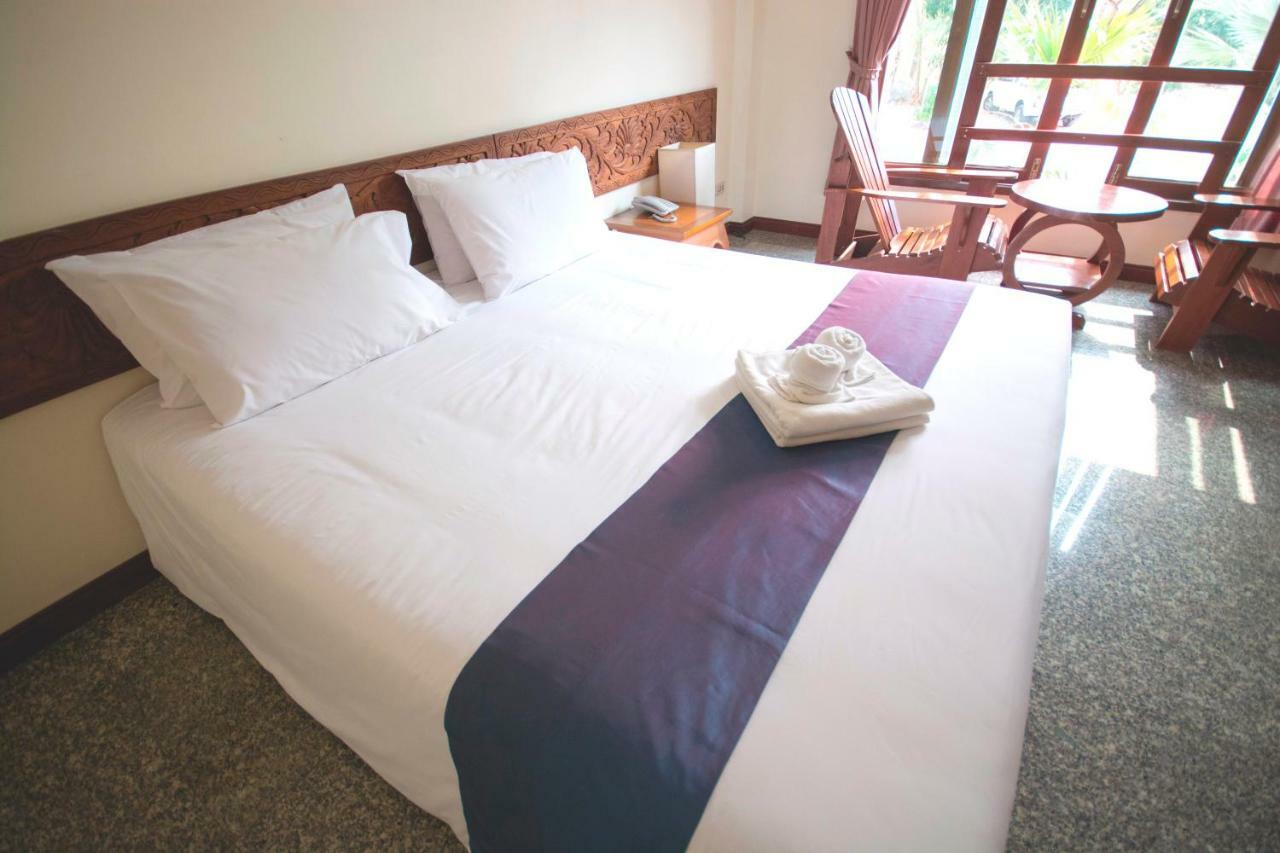 Tak Andaman Resort & Hotel Экстерьер фото